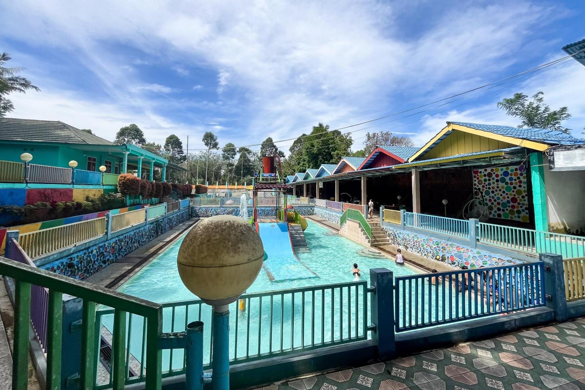 Reddoorz At Villa Waterfun Favour Pagar Alam Pagaralam Luaran gambar